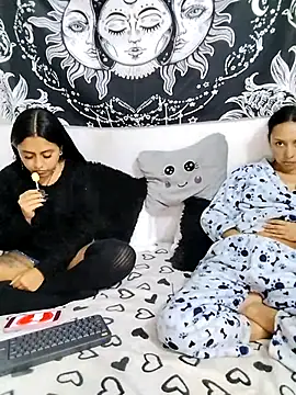 Snapshot of emily_n_abby chatting on May 19, 2026, 1:40 pm emily n abby online show from May 19, 2026, 1:40 pm