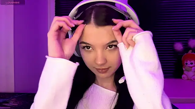 HanaMantanaDell online show from December 16, 2025, 2:10 pm