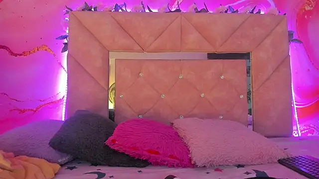 Snapshot of mia__blaze__ chatting on January 12, 2026, 3:02 am mia blaze online show from January 12, 2026, 3:02 am