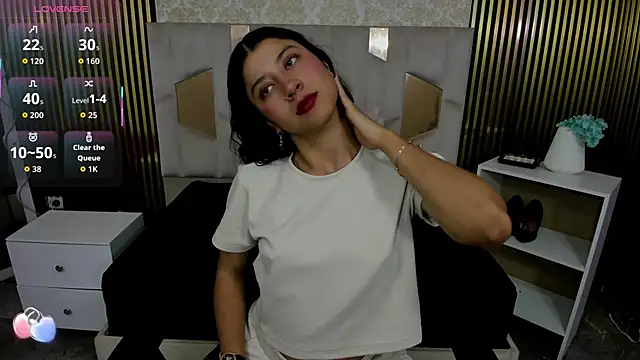 Adisson Tay online show from November 9, 2025, 8:24 pm