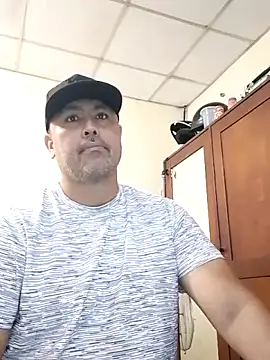 Elchino82-80 online show from October 18, 2025, 3:03 pm