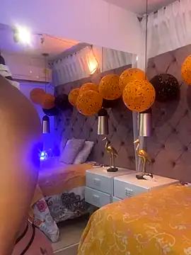 Snapshot of Evelinaa_Moon chatting on November 2, 2025, 3:00 am Evelinaa Moon online show from November 2, 2025, 3:00 am