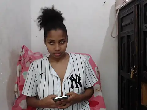 kataleya2021 online show from December 4, 2025, 11:48 pm