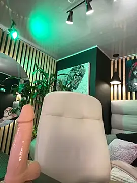 elegant  rouse online show from November 19, 2025, 9:37 pm