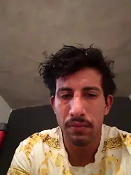 Snapshot of Orlao25cm chatting on January 18, 2026, 12:03 am Orlao25cm online show from January 18, 2026, 12:03 am