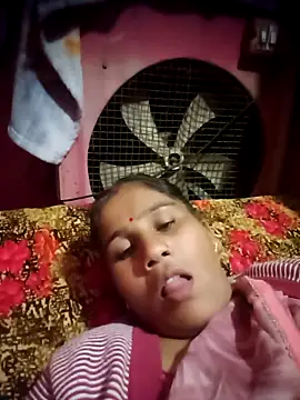 Snapshot of OliveGreen22 chatting on November 8, 2025, 5:22 am OliveGreen22 online show from November 8, 2025, 5:22 am