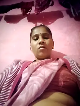 Snapshot of OliveGreen22 chatting on November 9, 2025, 1:31 am OliveGreen22 online show from November 9, 2025, 1:31 am