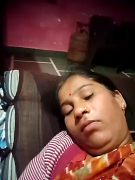 Snapshot of OliveGreen22 chatting on November 6, 2025, 11:53 pm OliveGreen22 online show from November 6, 2025, 11:53 pm