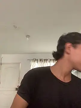 Snapshot of Alex_king17 chatting on April 13, 2026, 1:26 pm Alex king17 online show from April 13, 2026, 1:26 pm