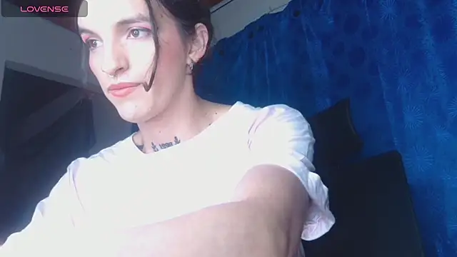 Scarlett crastrawberry online show from October 26, 2025, 6:08 pm