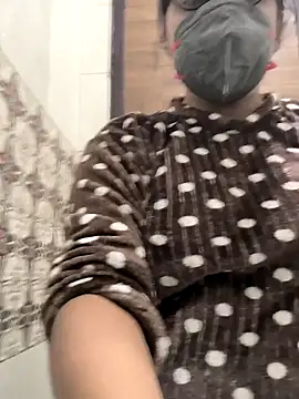 Snapshot of Lovely_Tannu chatting on December 17, 2025, 1:38 pm Lovely Tannu online show from December 17, 2025, 1:38 pm