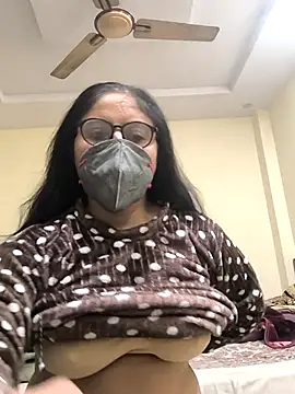 Snapshot of Lovely_Tannu chatting on December 18, 2025, 12:31 pm Lovely Tannu online show from December 18, 2025, 12:31 pm