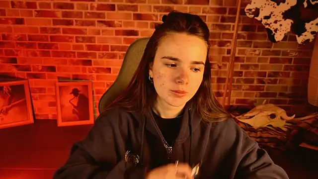 May Bloom online show from February 25, 2026, 6:13 am