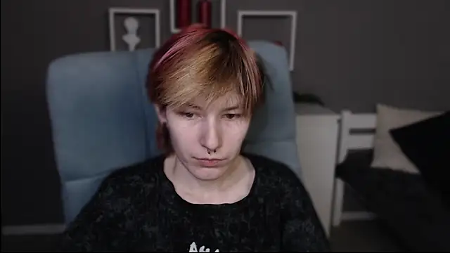 guitarandangell online show from April 19, 2026, 6:10 pm