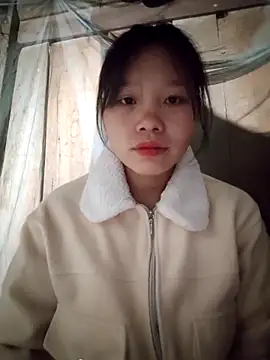 linh-miu99 online show from February 5, 2026, 6:15 pm