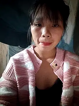 linh-miu99 online show from November 18, 2025, 6:17 am