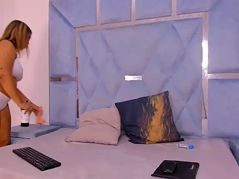 valentinaasm online show from October 27, 2025, 12:39 pm