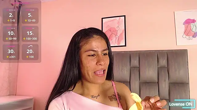 Ailyn8 online show from October 20, 2025, 9:04 pm