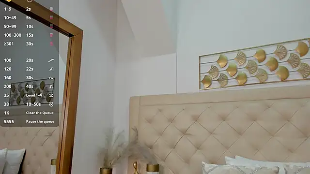 lucia lorenz online show from January 13, 2026, 11:25 am