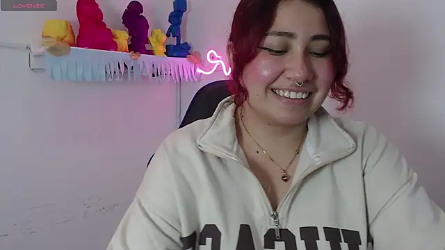 littlee red online show from November 11, 2025, 9:31 pm