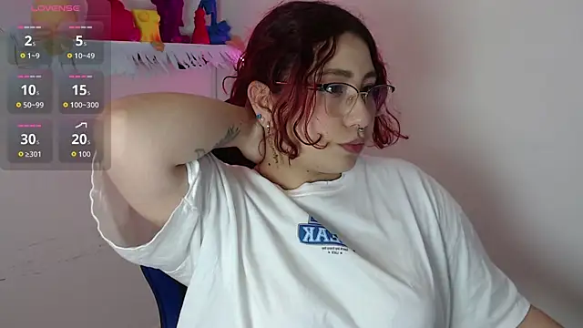 littlee red online show from November 22, 2025, 8:18 pm