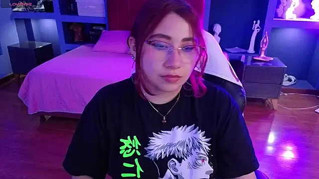 Snapshot of littlee_red chatting on February 8, 2026, 9:01 pm littlee red online show from February 8, 2026, 9:01 pm