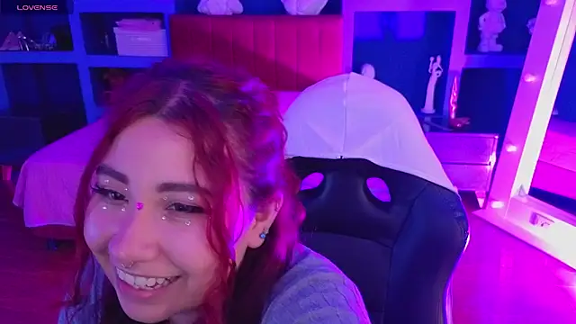 Snapshot of littlee_red chatting on February 10, 2026, 9:14 pm littlee red online show from February 10, 2026, 9:14 pm