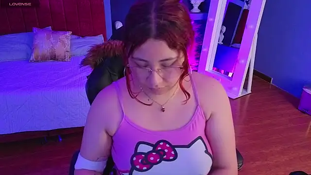 Snapshot of littlee_red chatting on February 16, 2026, 8:18 pm littlee red online show from February 16, 2026, 8:18 pm