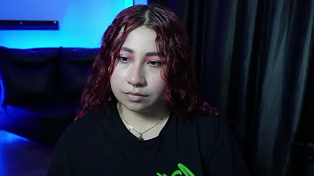 Snapshot of littlee_red chatting on February 5, 2026, 8:59 pm littlee red online show from February 5, 2026, 8:59 pm