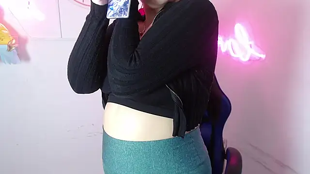 littlee red online show from November 29, 2025, 8:20 pm