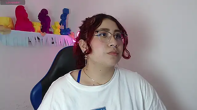 littlee red online show from October 26, 2025, 5:24 pm