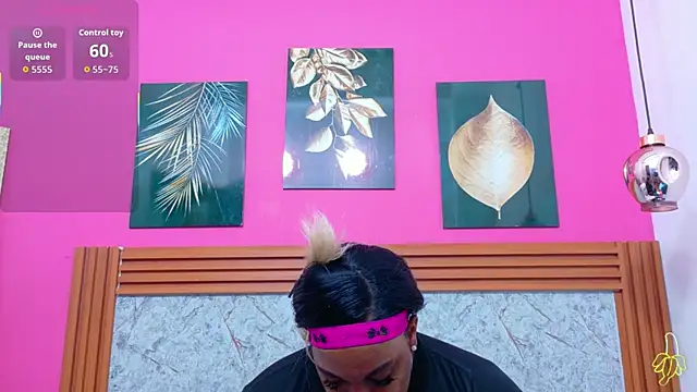 matureahomegirl online show from May 17, 2026, 11:43 am