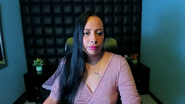 AshleyMontenegro online show from January 8, 2026, 7:42 pm