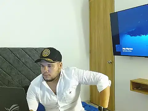 Rafael14  online show from October 20, 2025, 10:43 pm