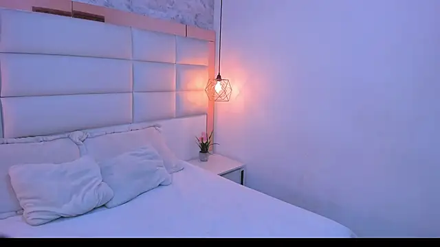 Snapshot of Sofia_clk chatting on April 15, 2026, 3:34 am Sofia clk online show from April 15, 2026, 3:34 am