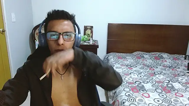 DavTwink3100 online show from November 24, 2025, 3:06 am