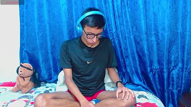 DavTwink3100 online show from March 12, 2026, 1:33 am