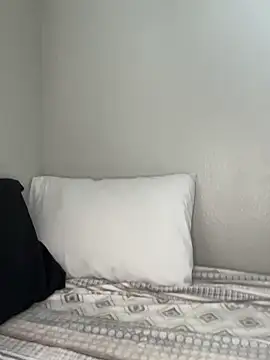 babygirlesme online show from April 16, 2026, 7:36 pm