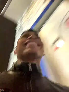 Emiliano Reyes online show from November 30, 2025, 2:12 am