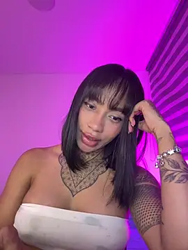 akiira lee online show from March 25, 2026, 3:28 am