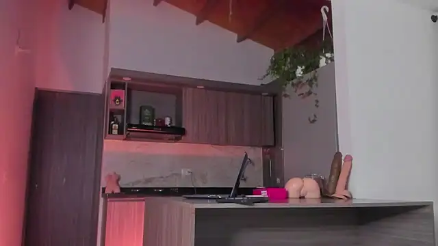 valeriahornier online show from November 13, 2025, 5:44 am