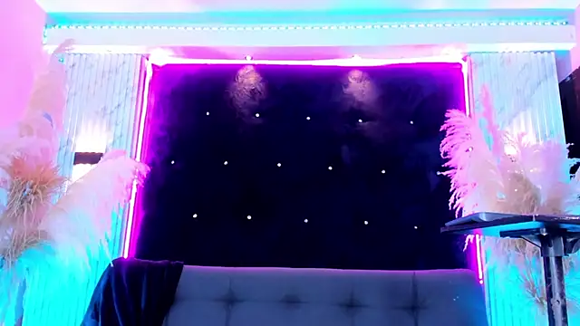 Queens Wonders Blonders online show from November 2, 2025, 8:19 am