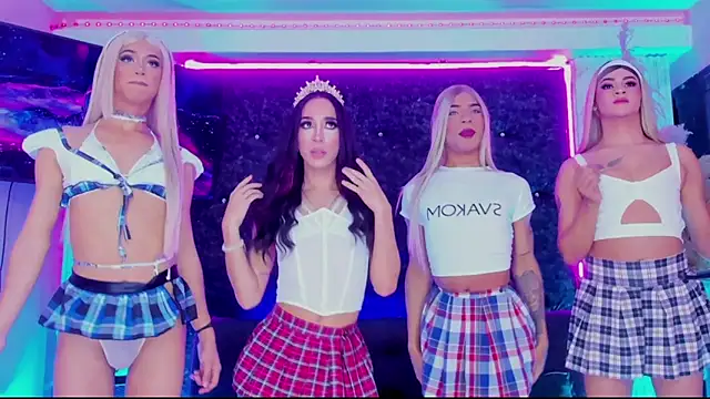 Snapshot of Queens_Wonders_Blonders chatting on January 17, 2026, 7:45 am Queens Wonders Blonders online show from January 17, 2026, 7:45 am