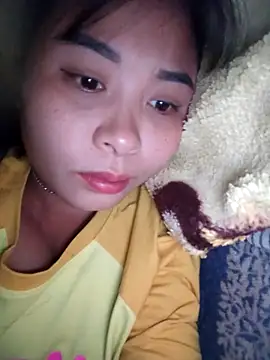 Squirrel-Pear online show from November 14, 2025, 10:02 pm