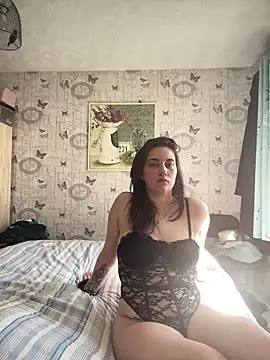 YourFrenchFeliciexo online show from April 7, 2026, 11:23 am