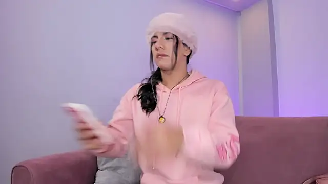 stefy bratz online show from March 26, 2026, 1:48 am