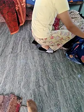 Young Couple   online show from October 20, 2025, 5:20 am