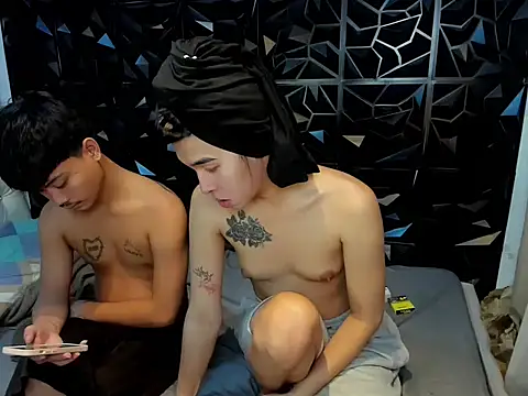Snapshot of hardcocktwink chatting on May 31, 2026, 5:51 pm hardcocktwink online show from May 31, 2026, 5:51 pm