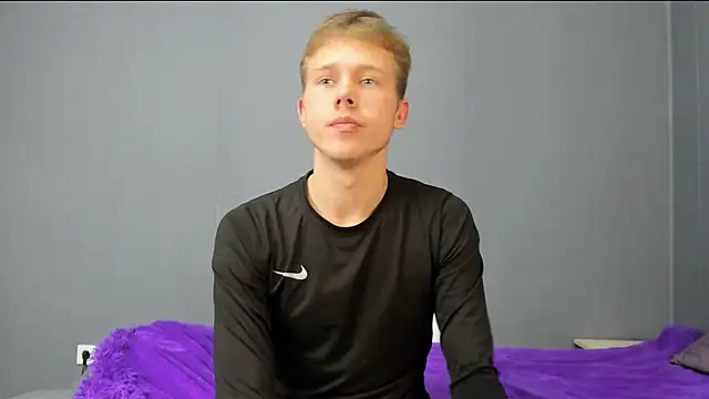 Snapshot of tvelweek chatting on November 5, 2025, 5:27 pm tvelweek online show from November 5, 2025, 5:27 pm