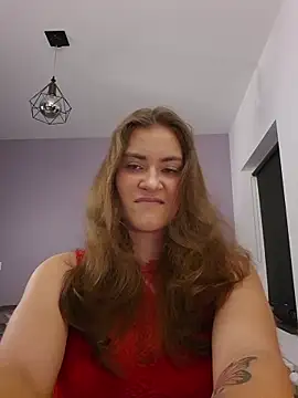 MiaRides19 online show from December 5, 2025, 6:39 pm